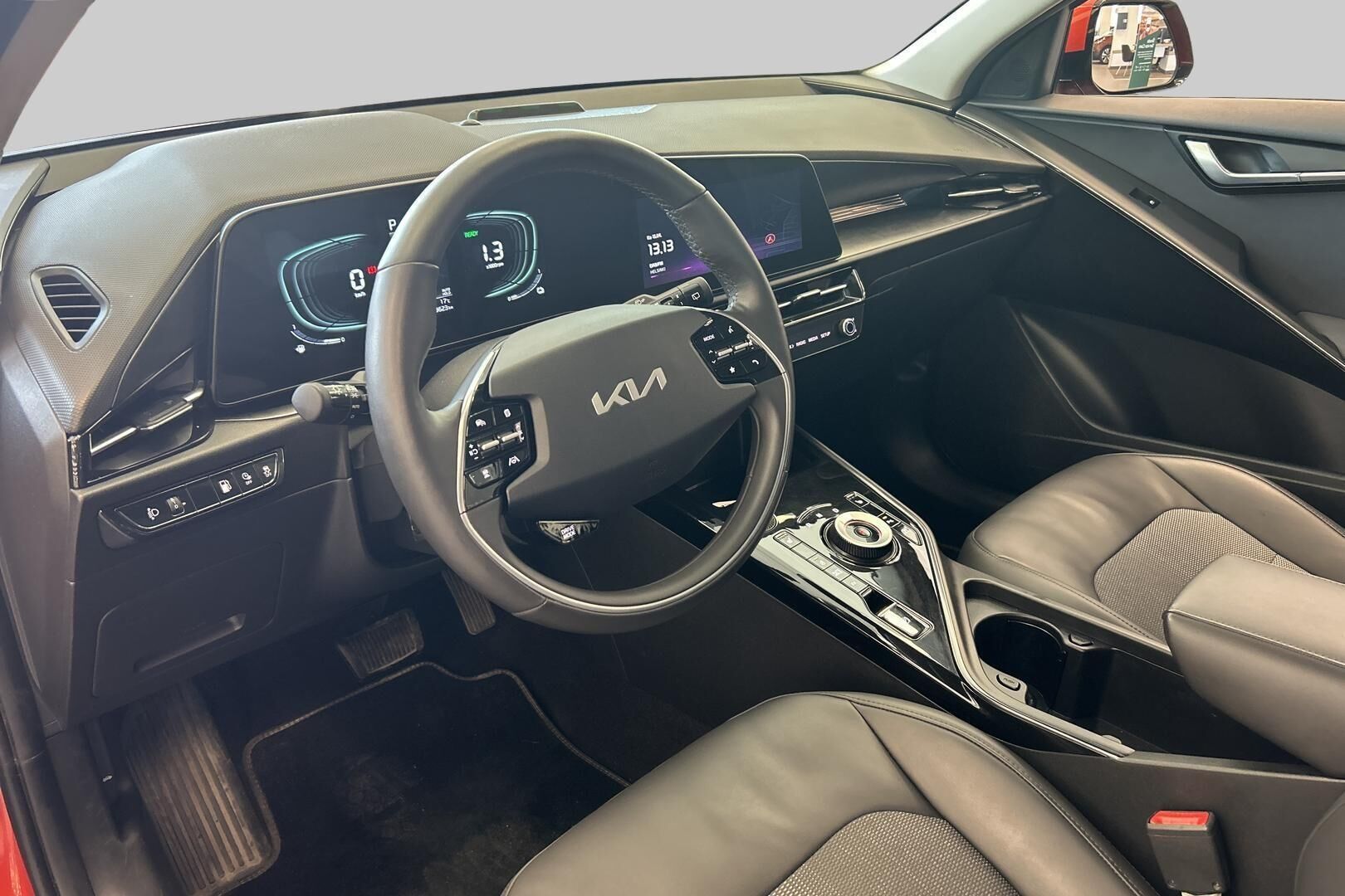 Kia Niro iso kuva 8