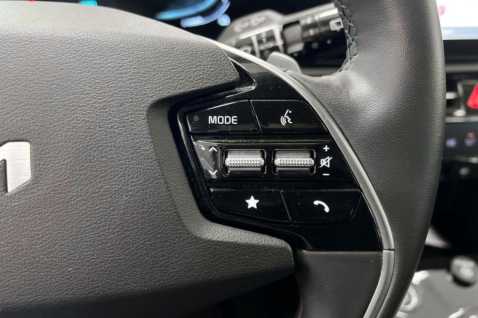 Kia Niro iso kuva 14