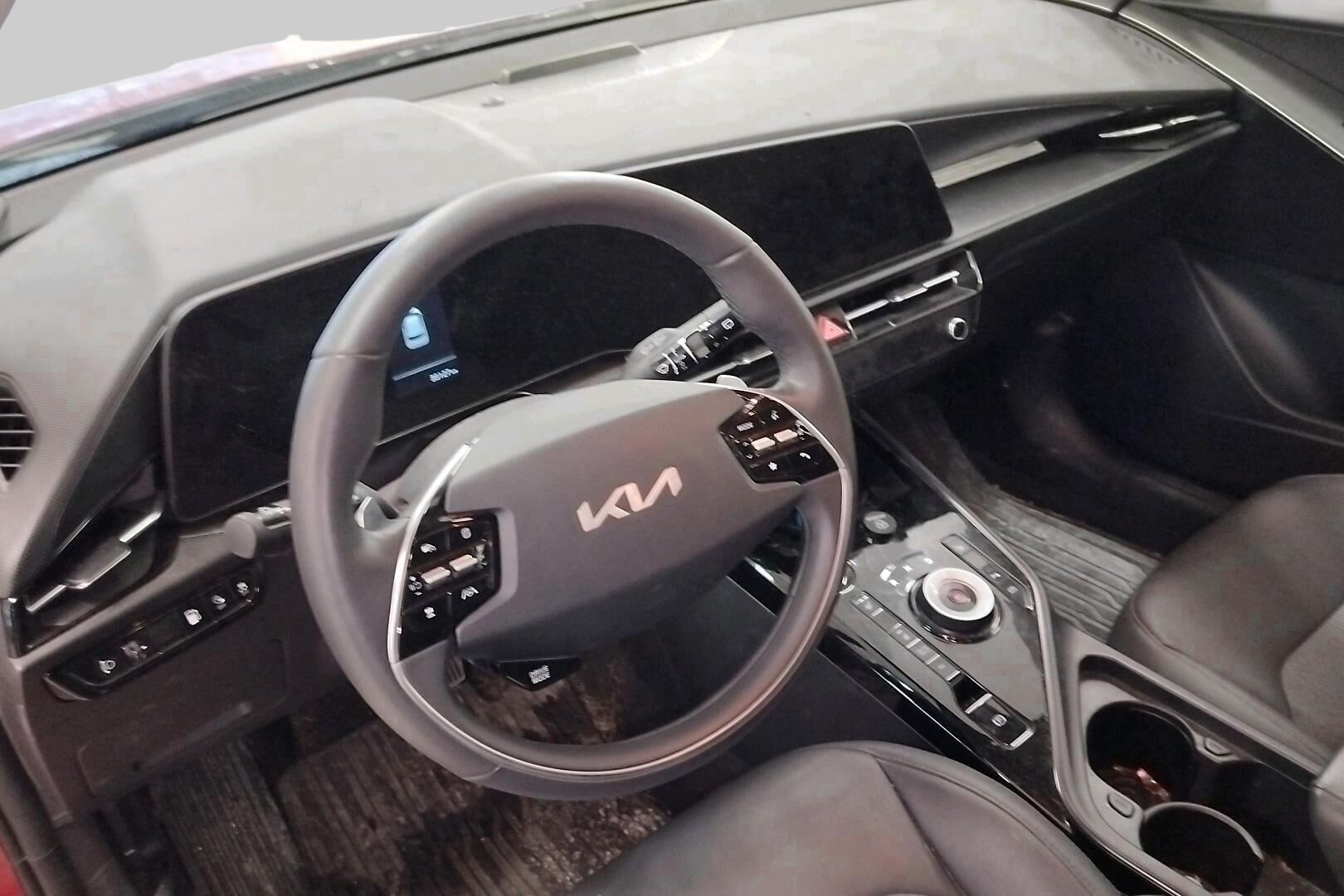 Kia Niro iso kuva 2