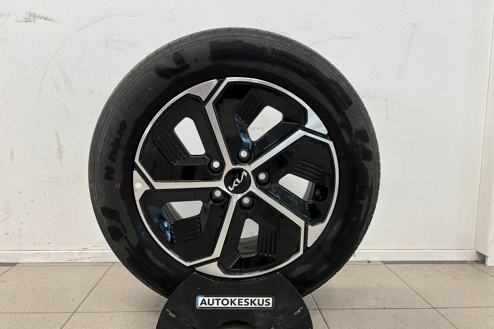 Kia Niro iso kuva 16