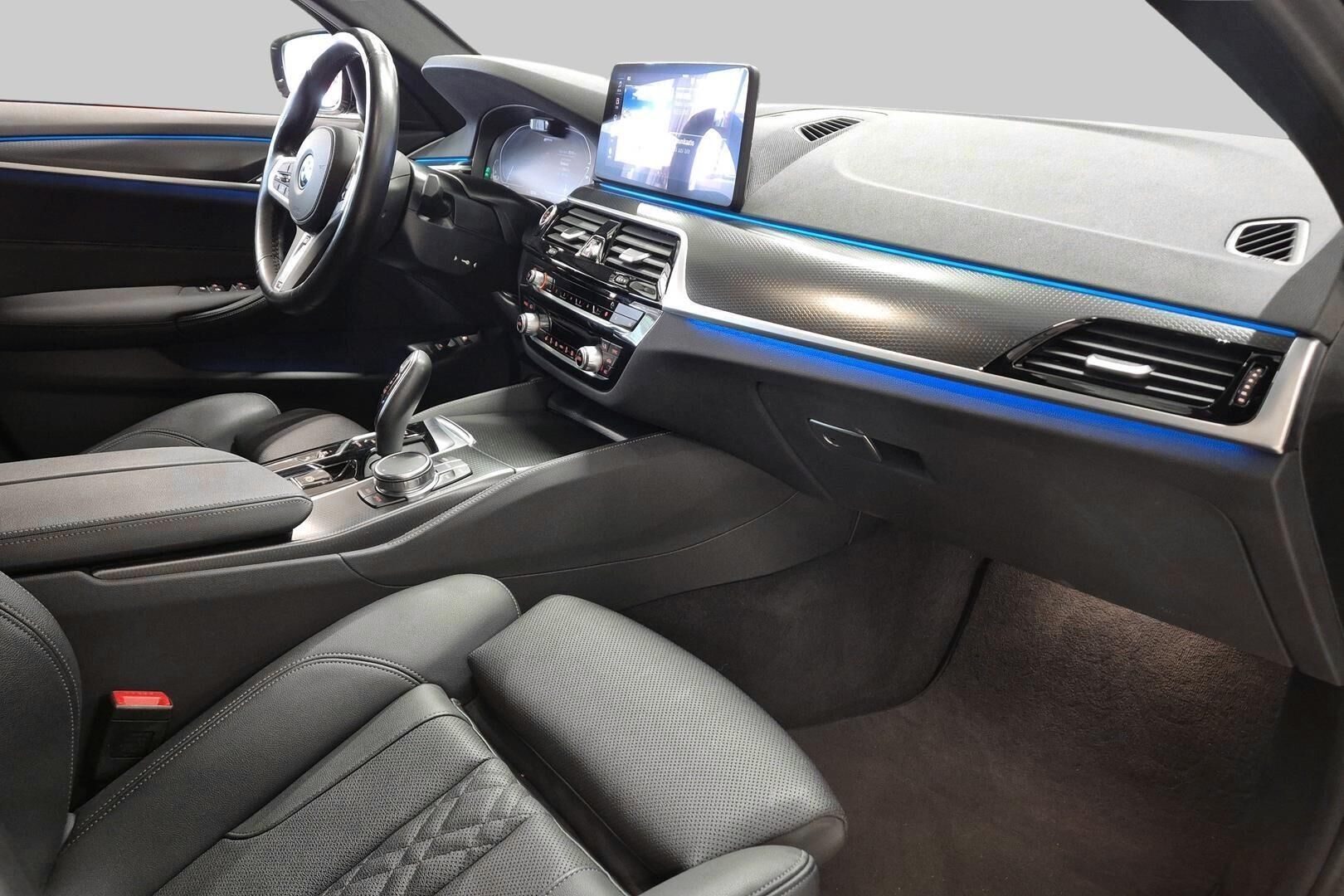 BMW 5-SARJA iso kuva 8