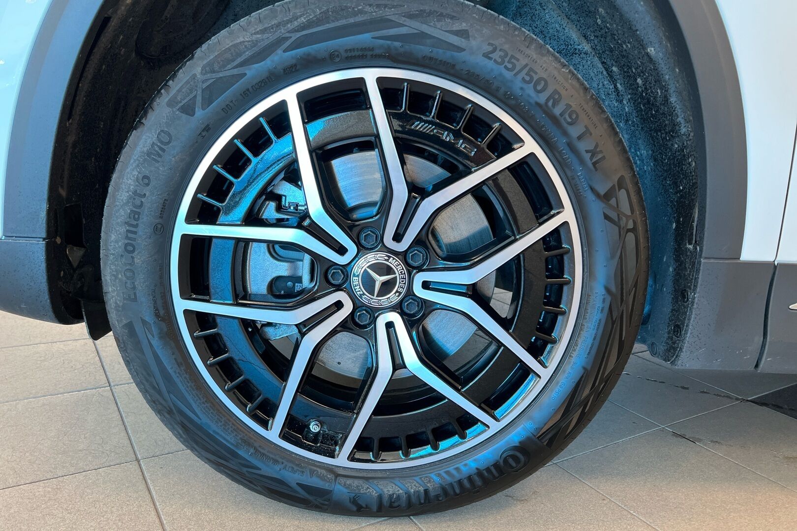 Mercedes-Benz EQA iso kuva 11
