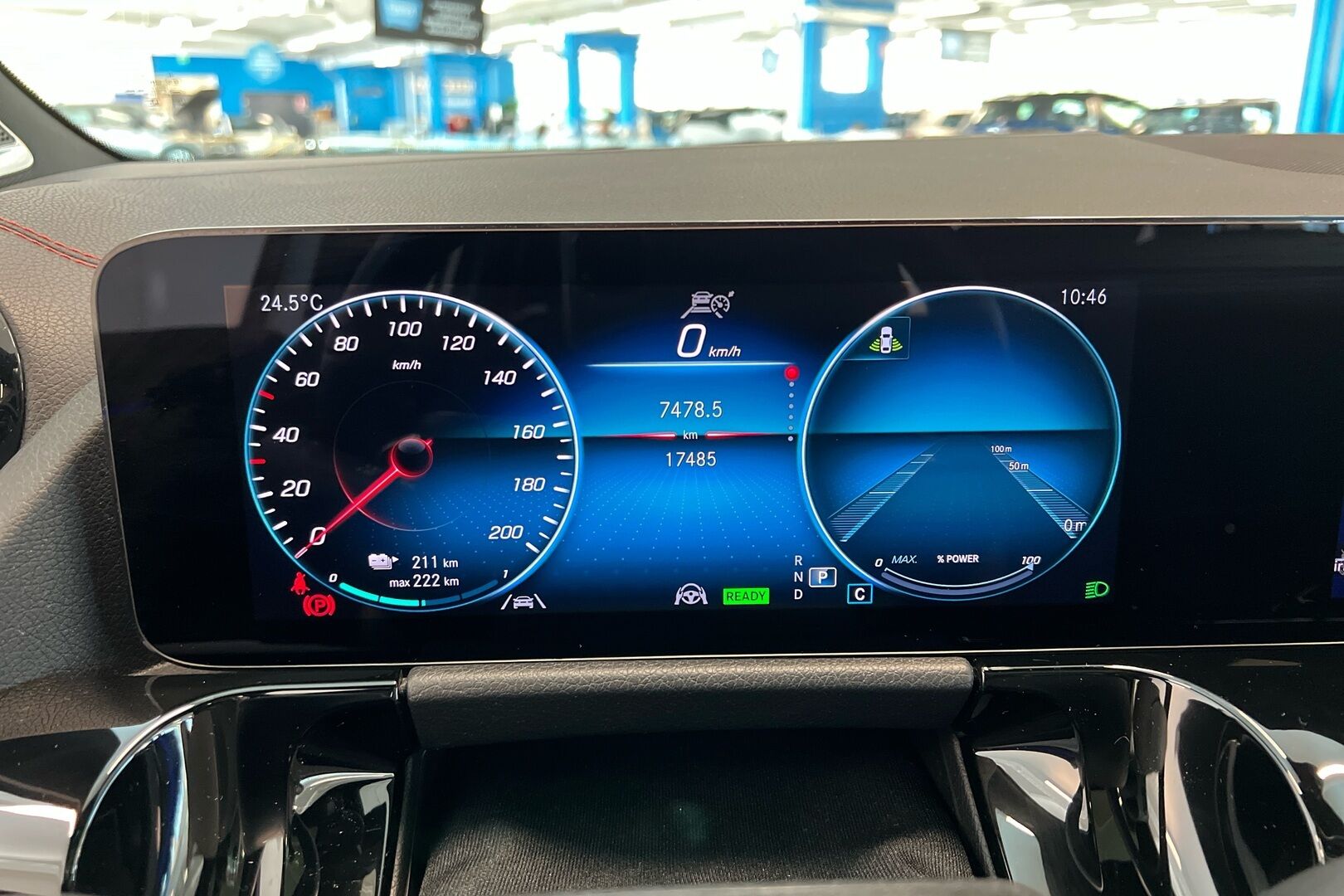 Mercedes-Benz EQA iso kuva 12