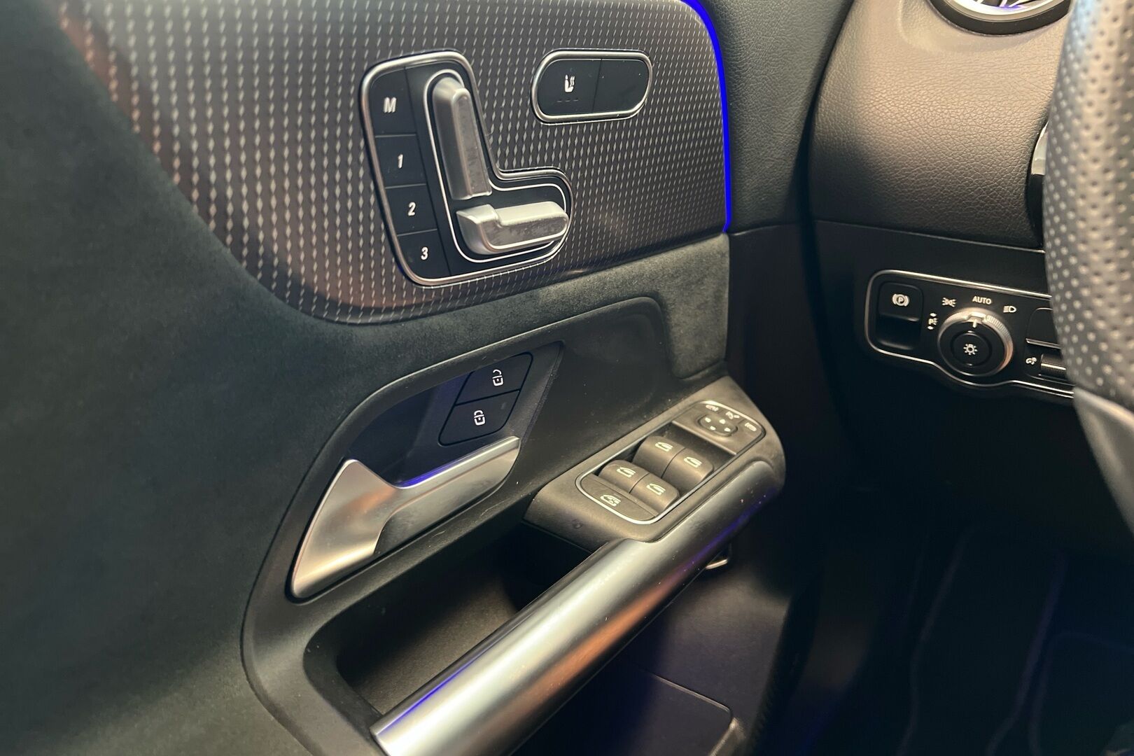 Mercedes-Benz EQA iso kuva 19