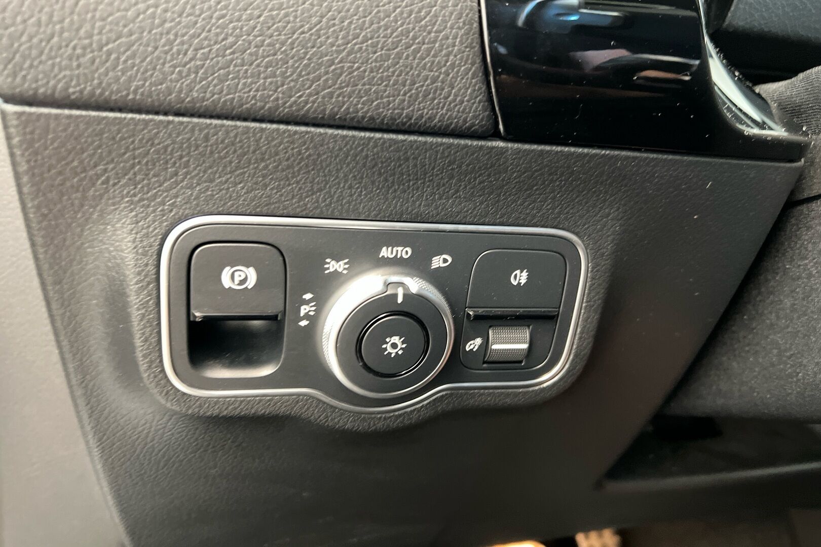 Mercedes-Benz EQA iso kuva 20