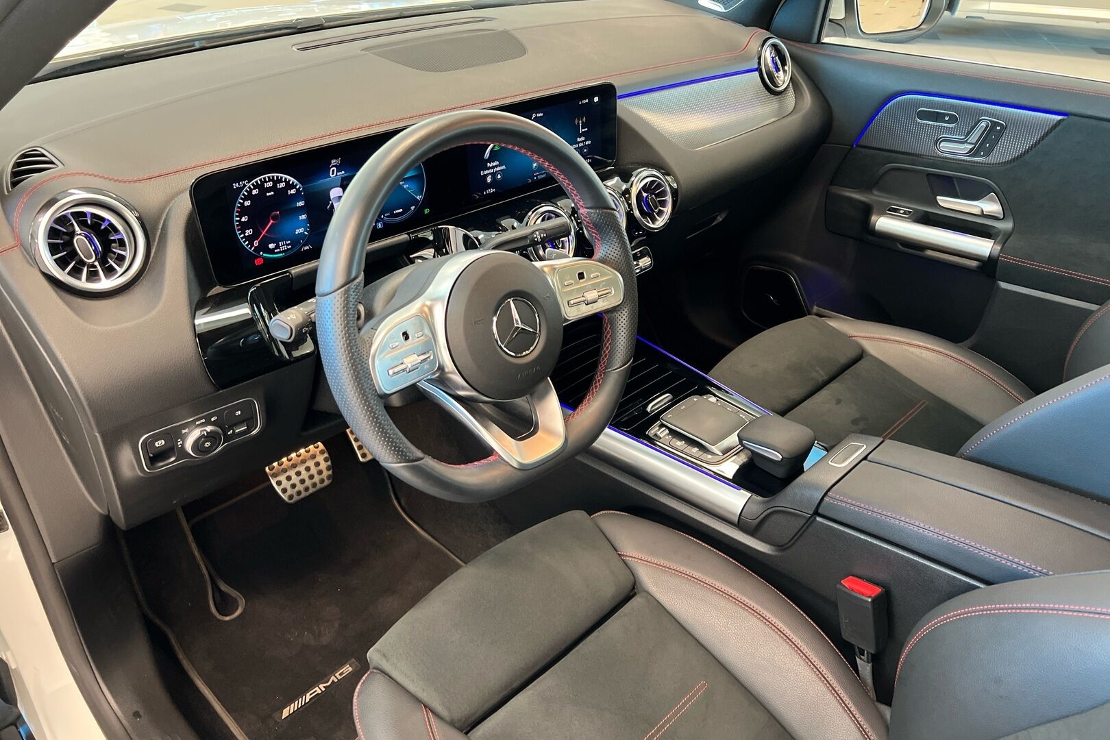 Mercedes-Benz EQA iso kuva 7