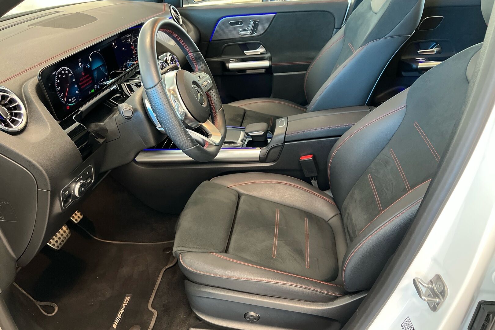 Mercedes-Benz EQA iso kuva 8