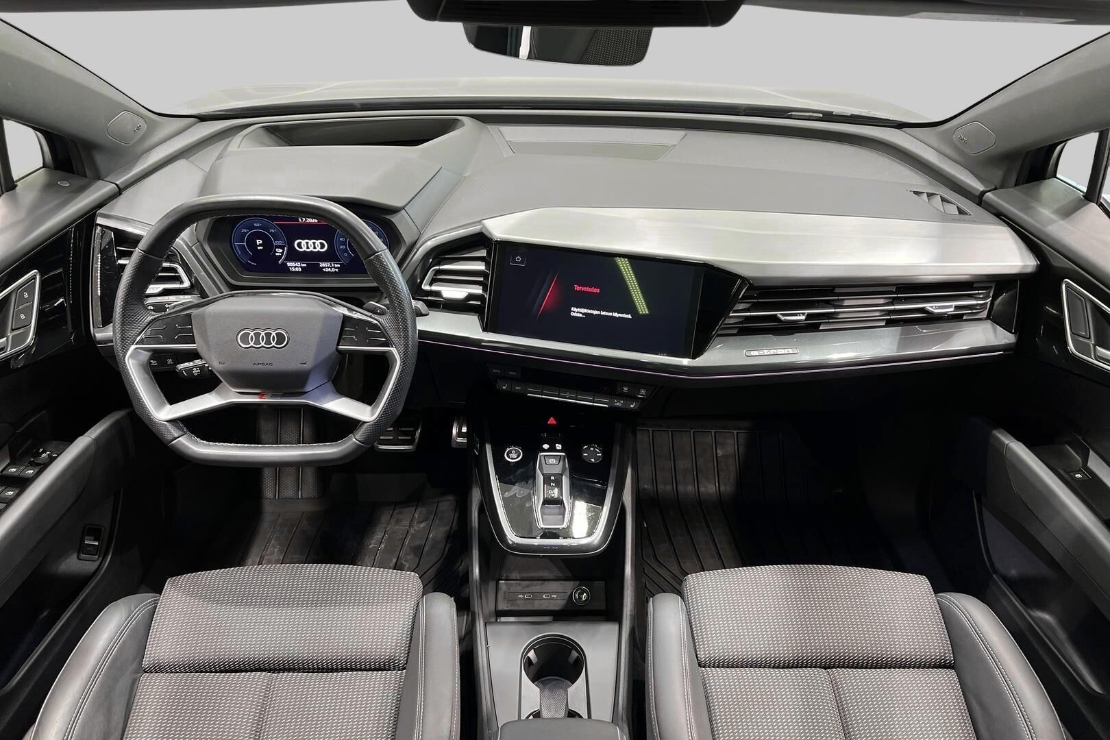 Audi Q4 e-tron iso kuva 7