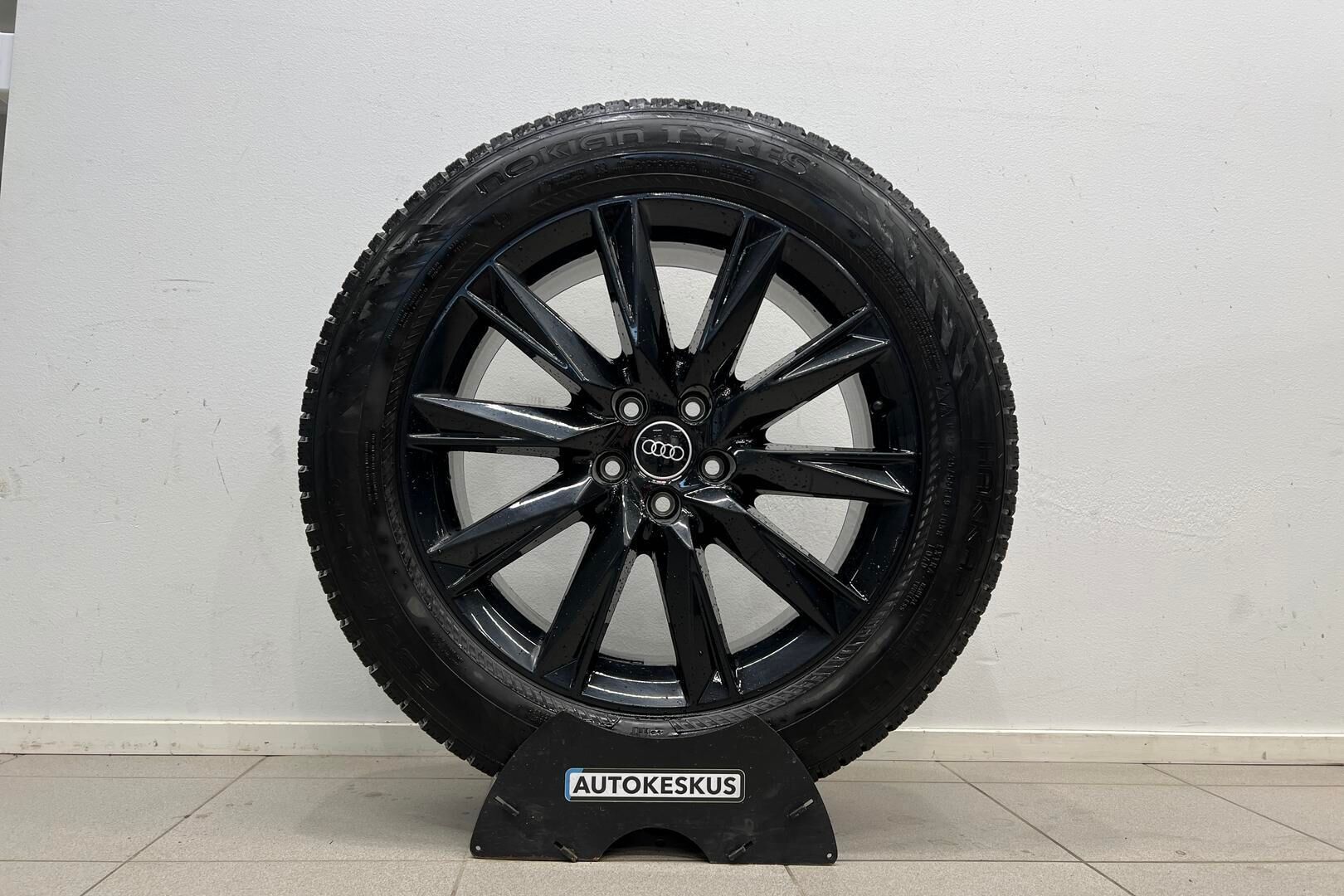 Audi Q4 e-tron iso kuva 32