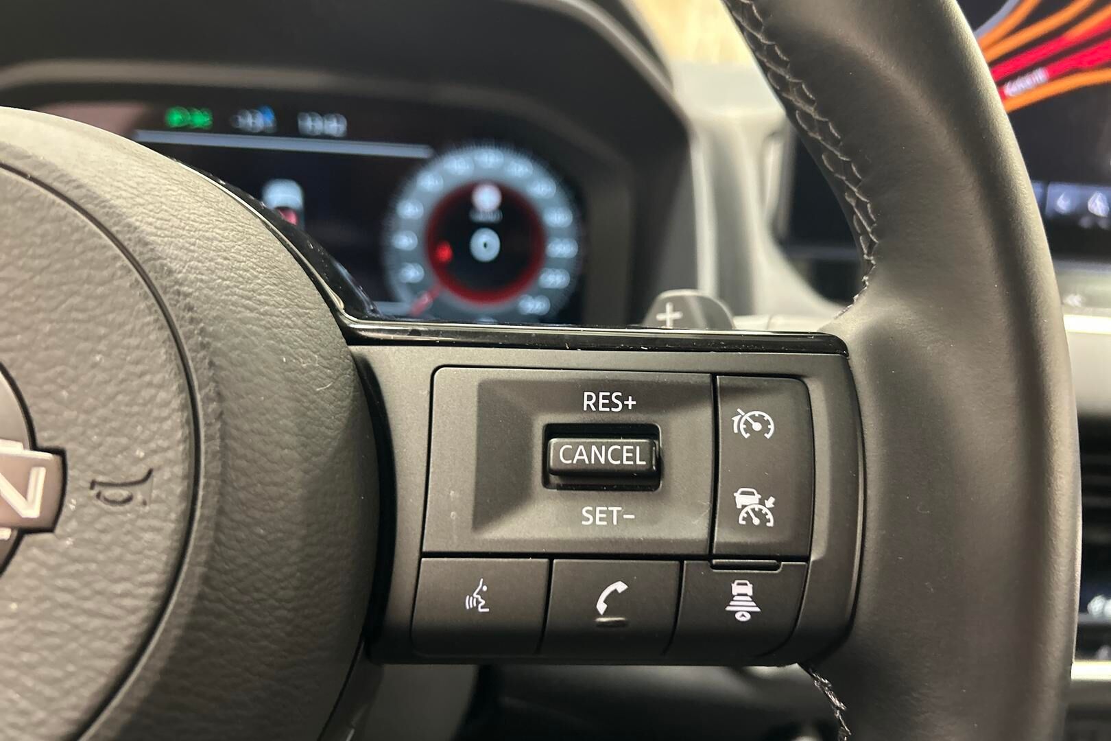 Nissan Qashqai iso kuva 15