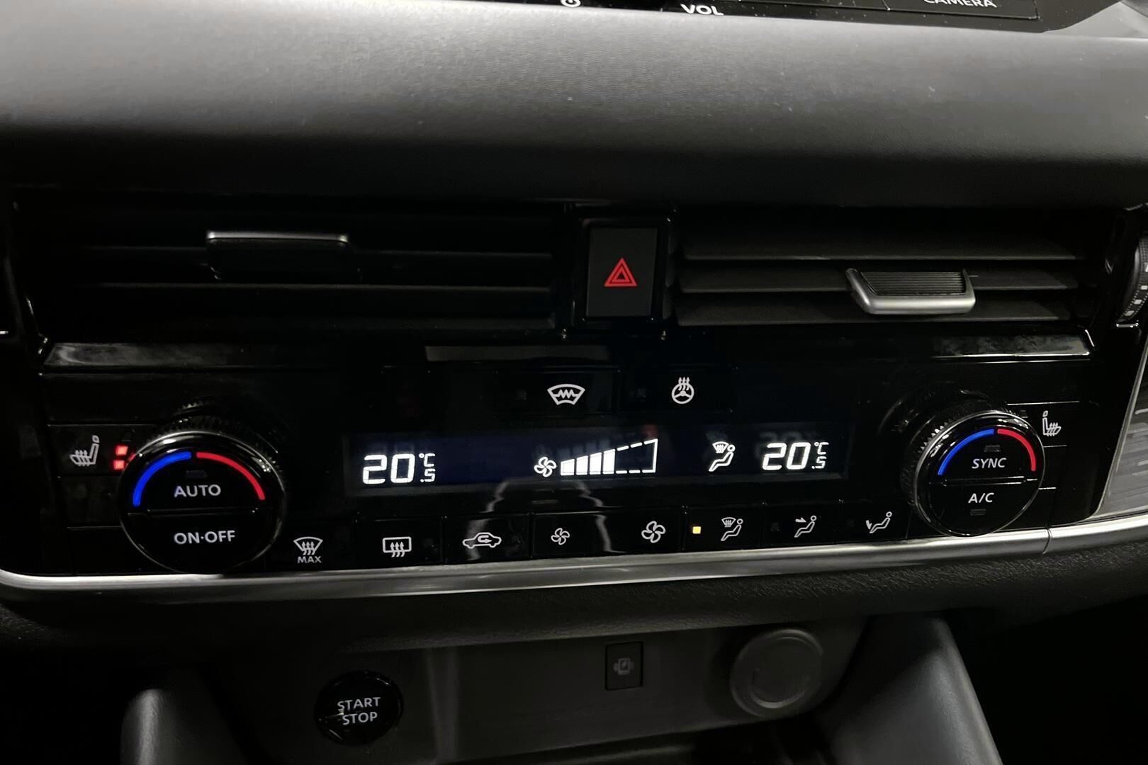 Nissan Qashqai iso kuva 16