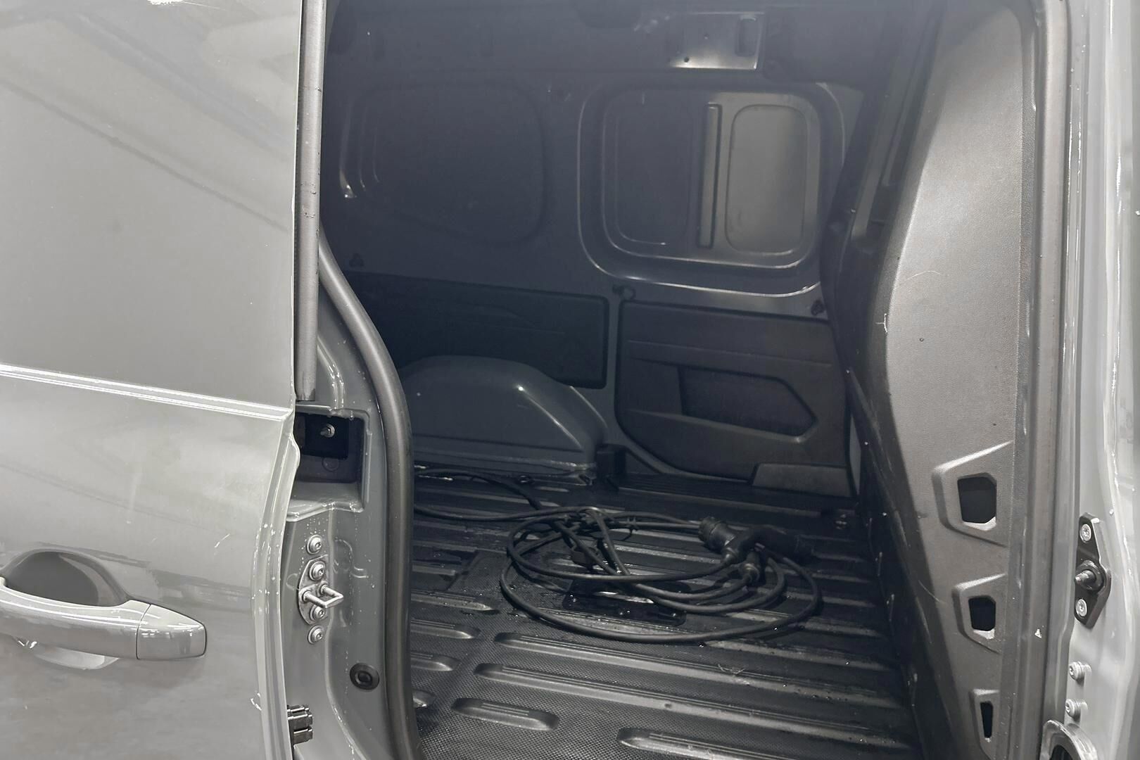 Nissan Townstar iso kuva 9