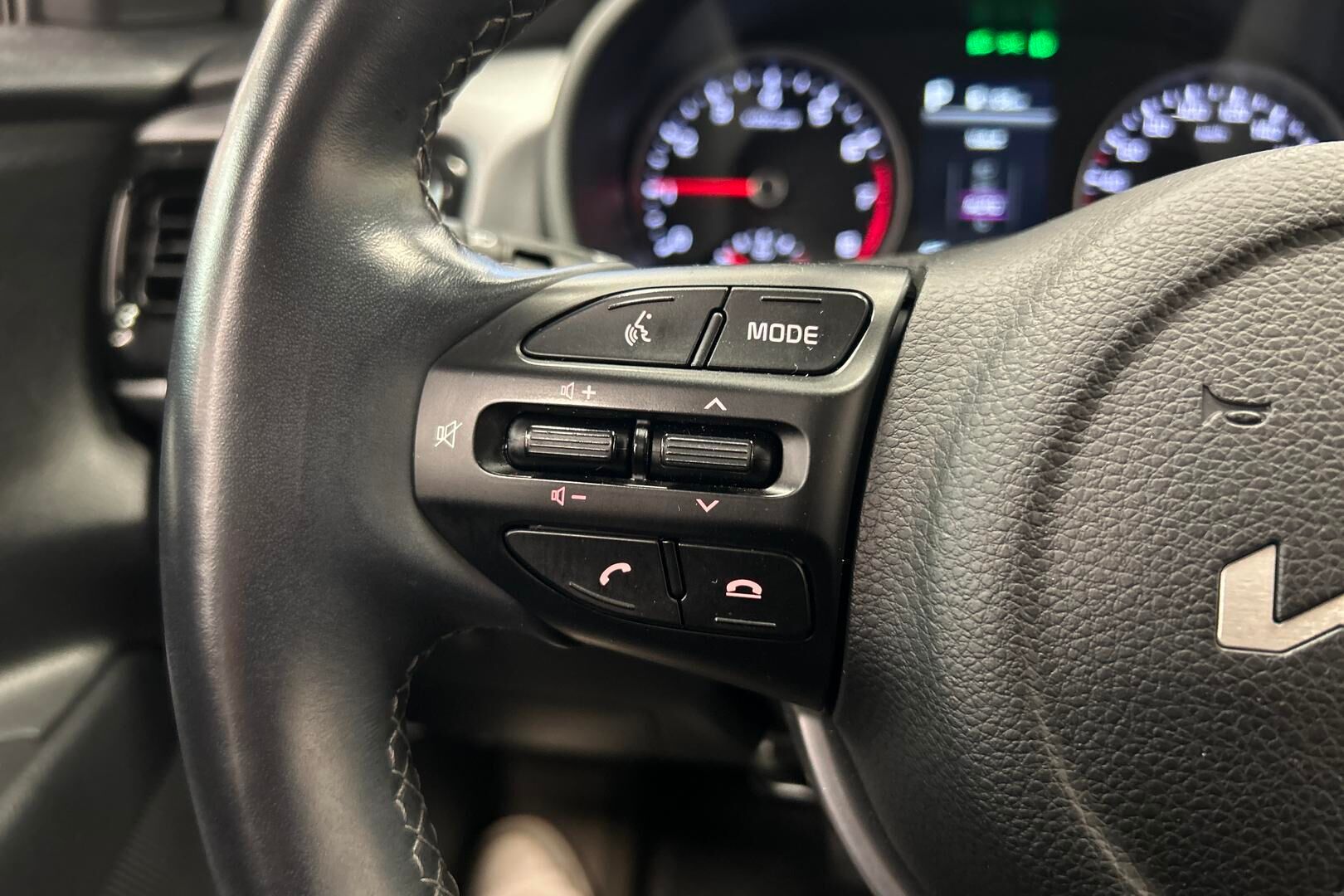 Kia Rio iso kuva 15