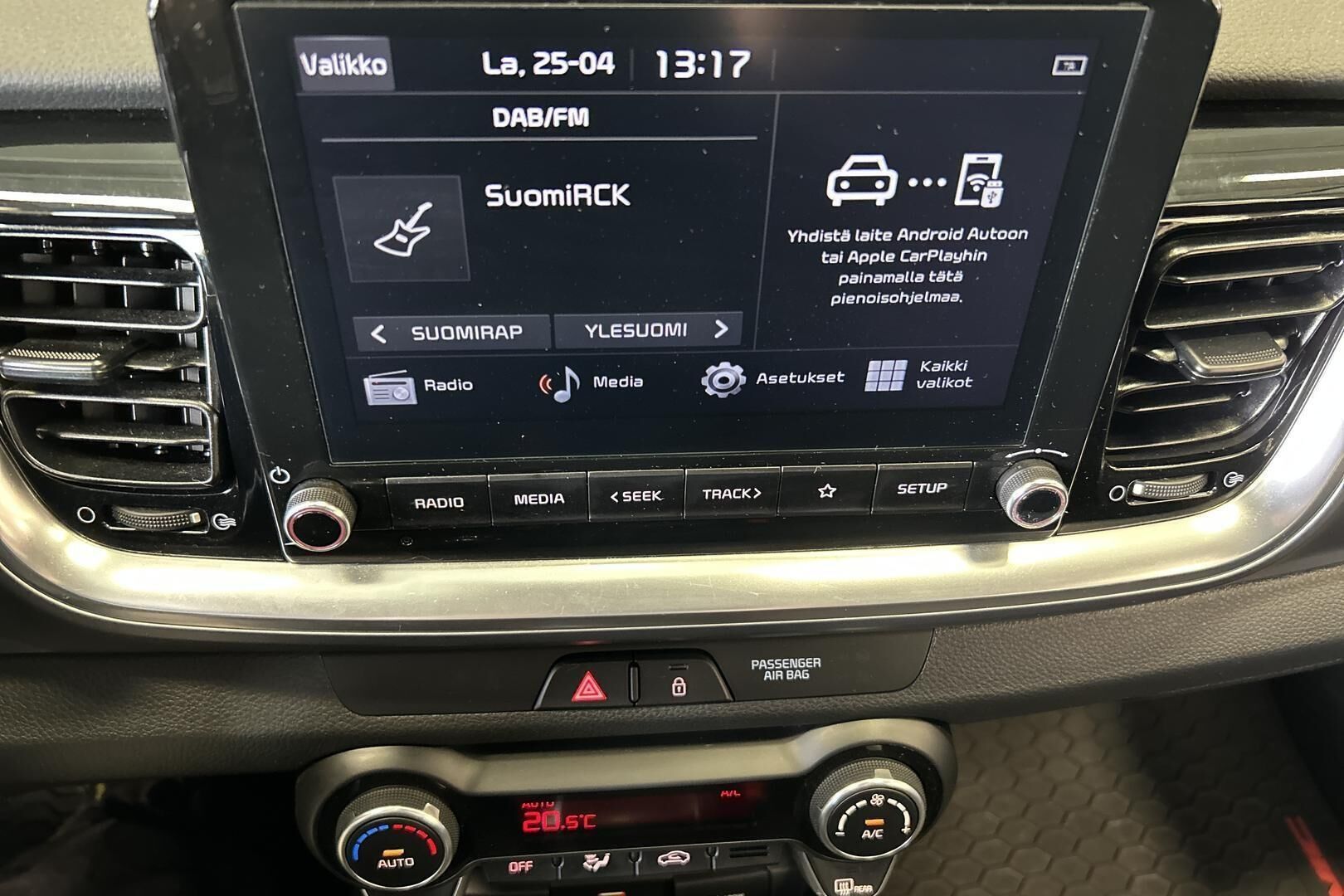 Kia Stonic iso kuva 14