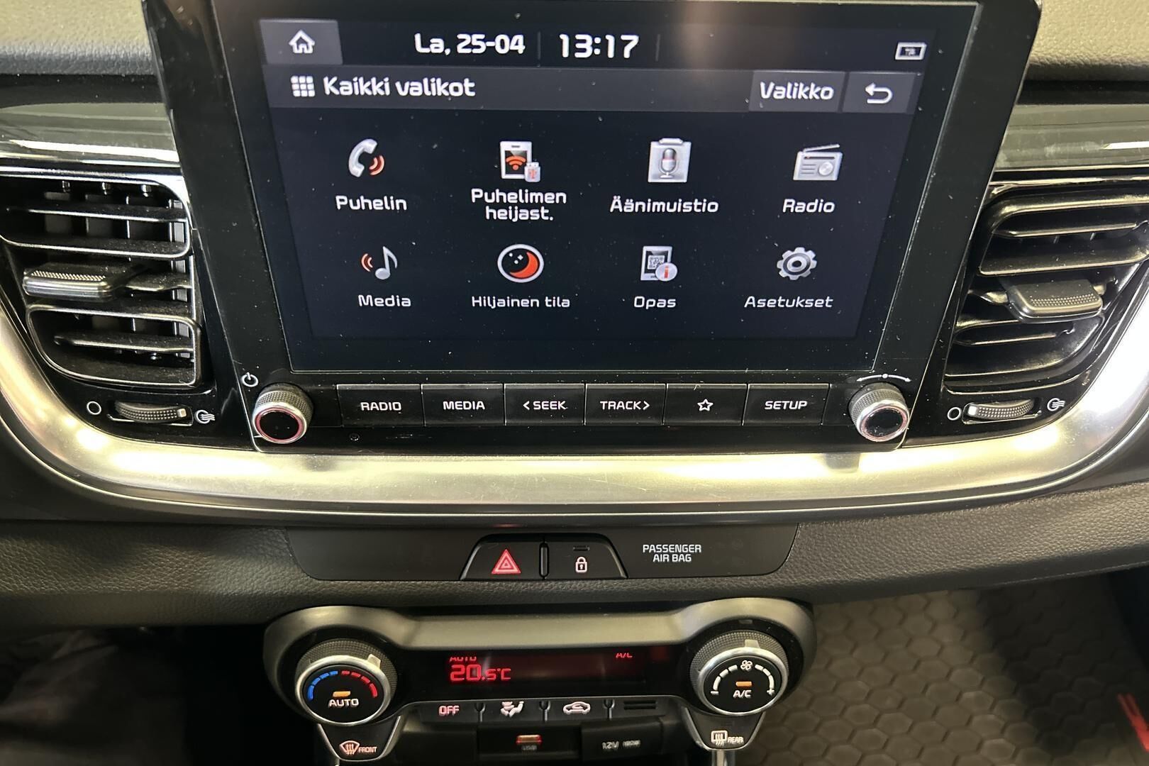 Kia Stonic iso kuva 15
