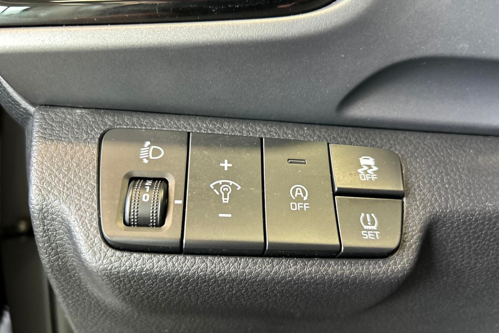 Kia Stonic iso kuva 21