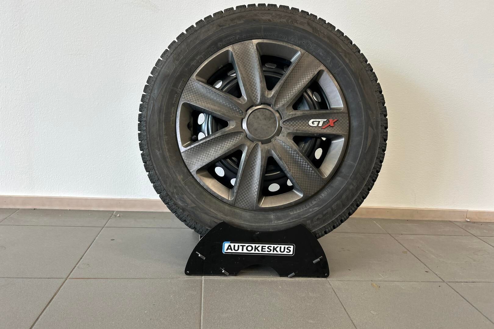 Kia Stonic iso kuva 24