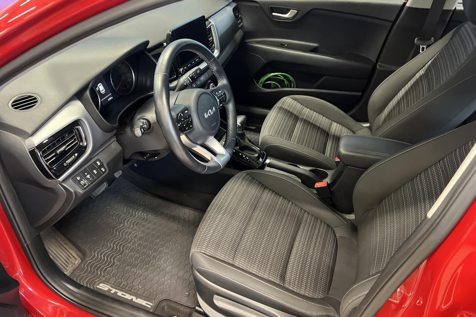 KIA Stonic iso kuva 8