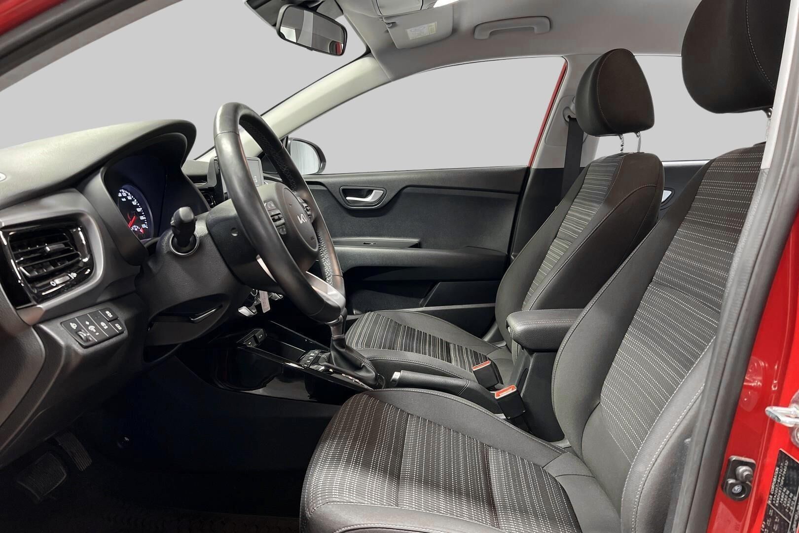 Kia Stonic iso kuva 9