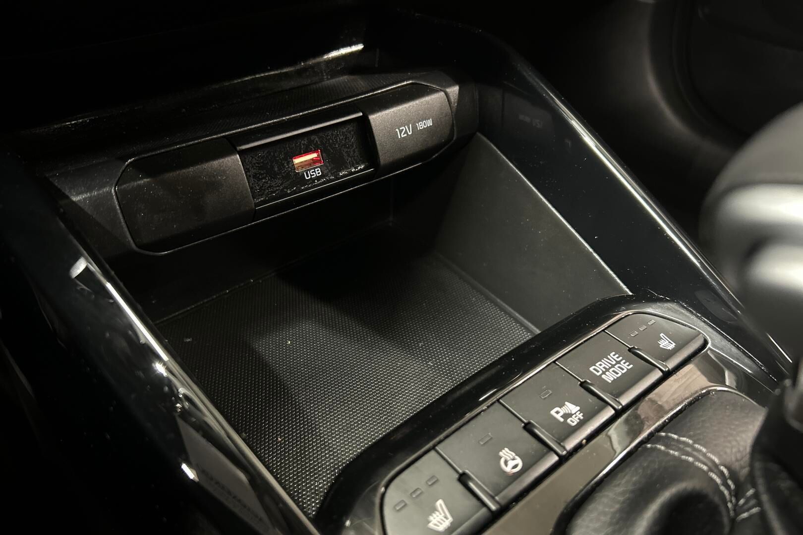 Kia Stonic iso kuva 19