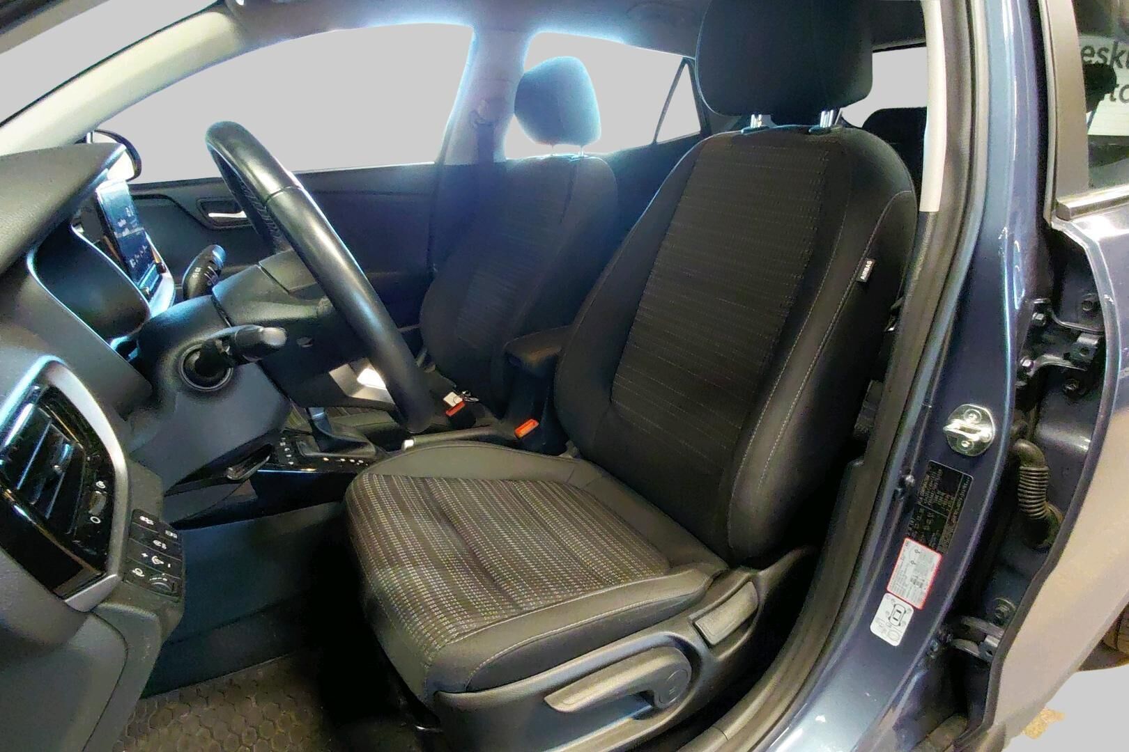 Kia Stonic iso kuva 4