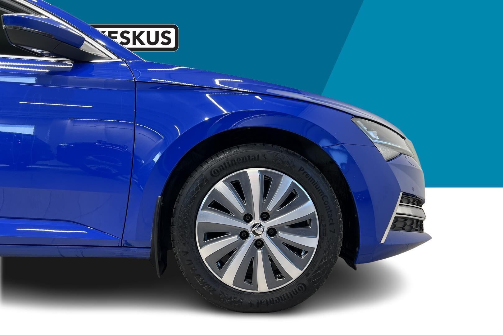 Skoda Superb iso kuva 12