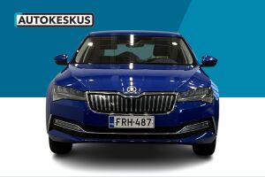 Skoda Superb esikatselu 32