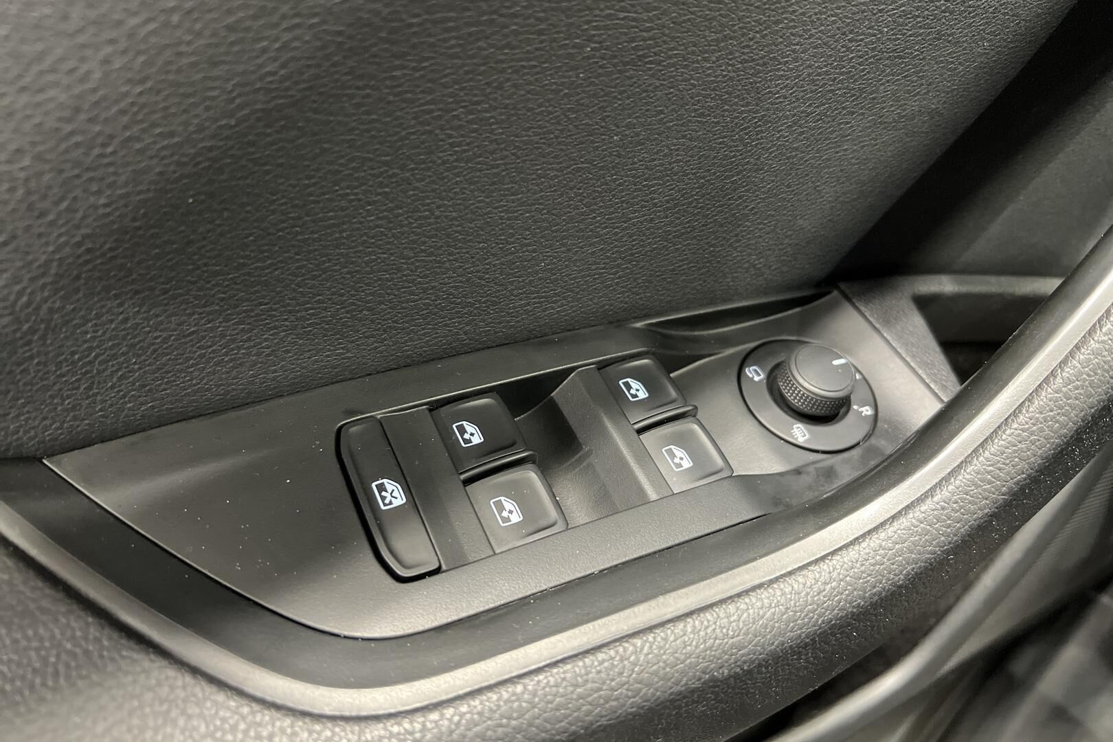 Skoda Superb iso kuva 27