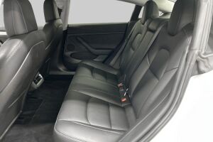 Tesla Model 3 esikatselu 8
