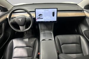 Tesla Model 3 esikatselu 19