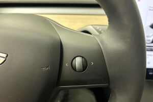 Tesla Model 3 esikatselu 20