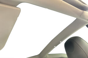Tesla Model 3 esikatselu 14