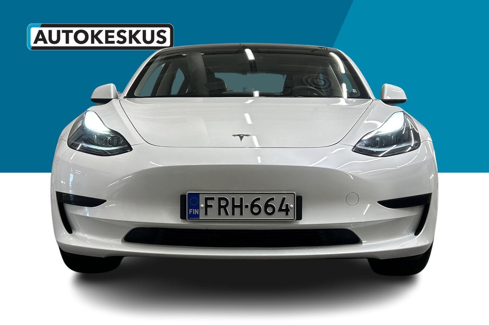 Tesla Model 3 iso kuva 2