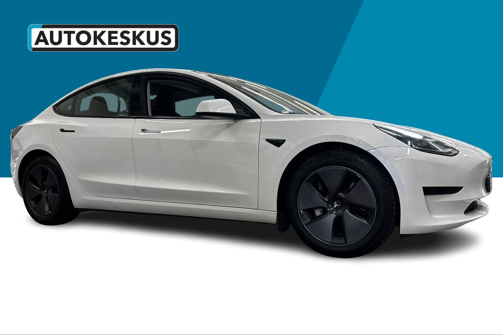 Tesla Model 3 iso kuva 17