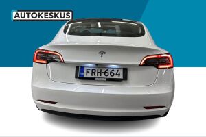 Tesla Model 3 esikatselu 5