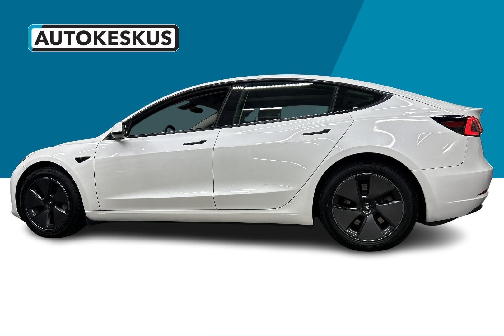 Tesla Model 3 iso kuva 6