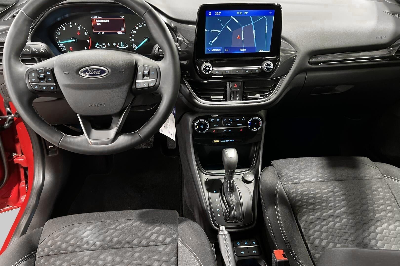 Ford Puma iso kuva 10