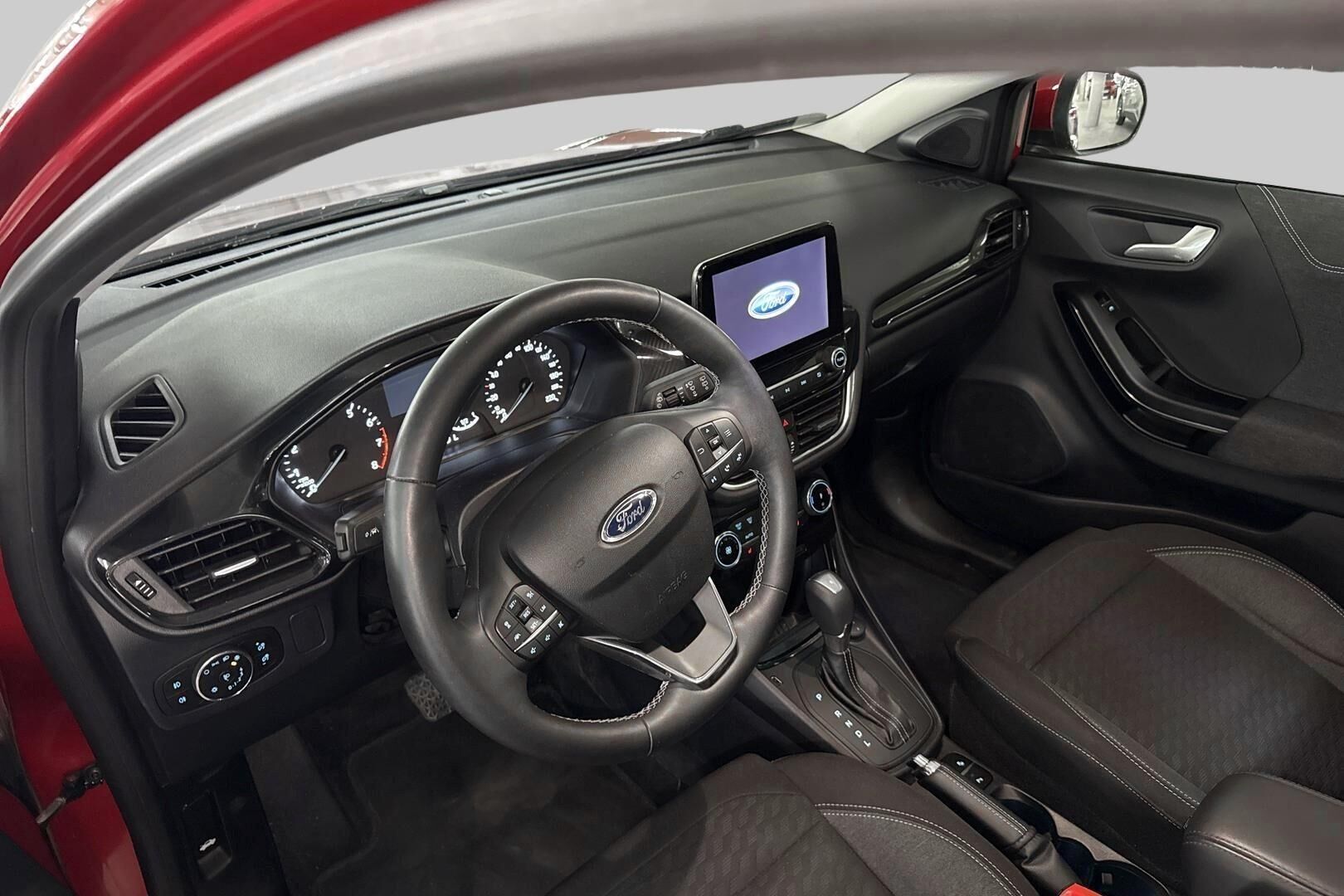 Ford Puma iso kuva 2