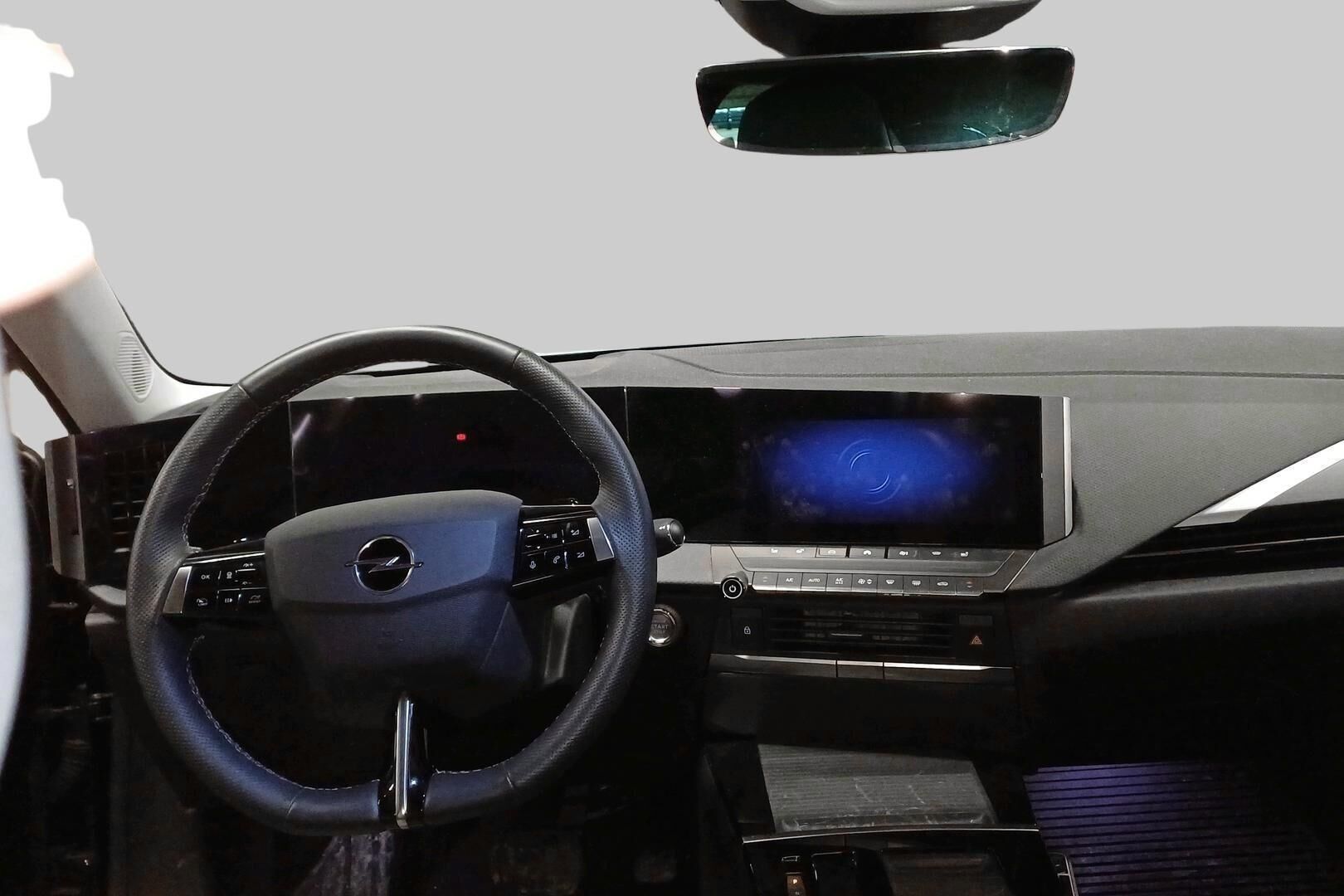 Opel Astra iso kuva 2