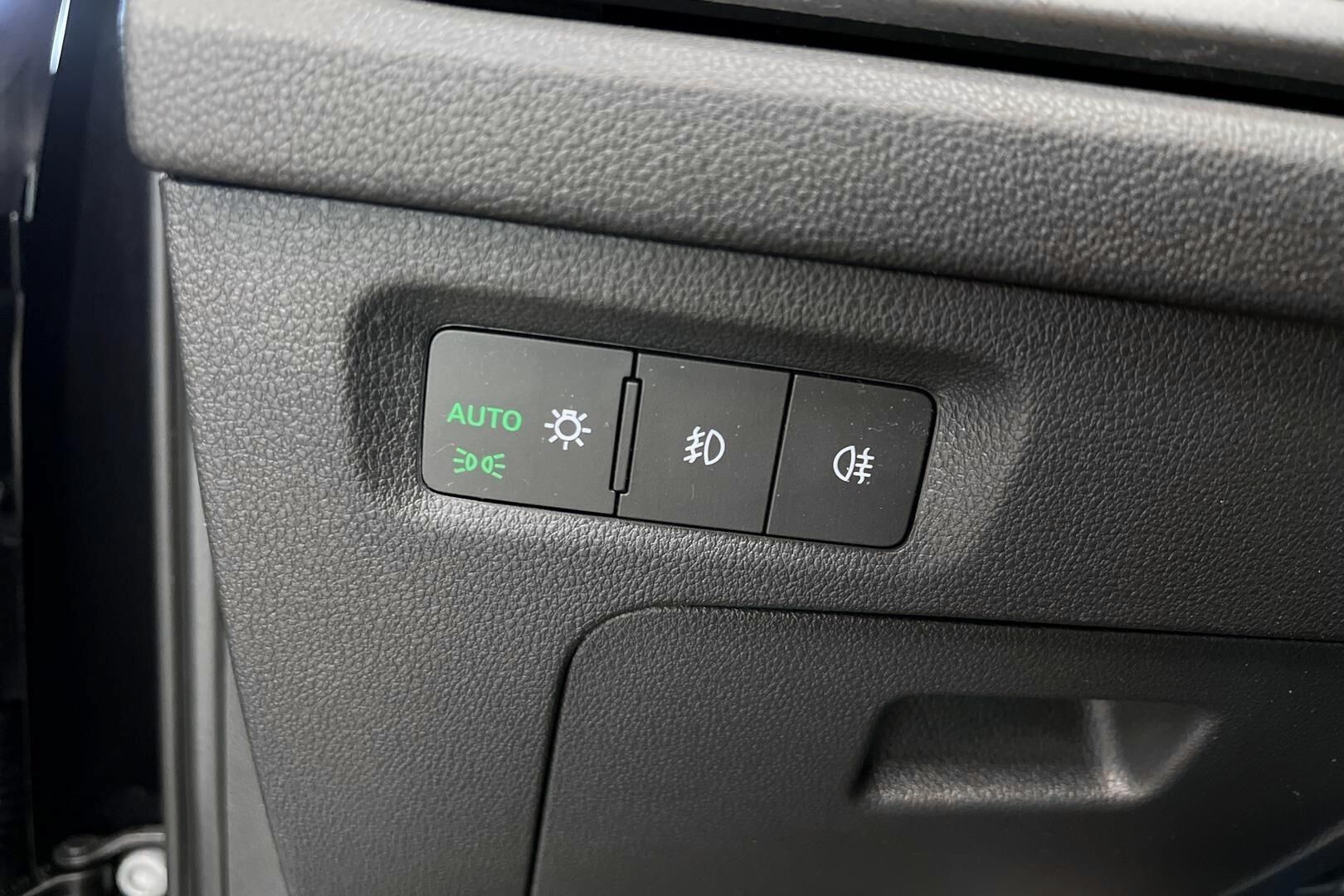 Skoda Octavia iso kuva 19