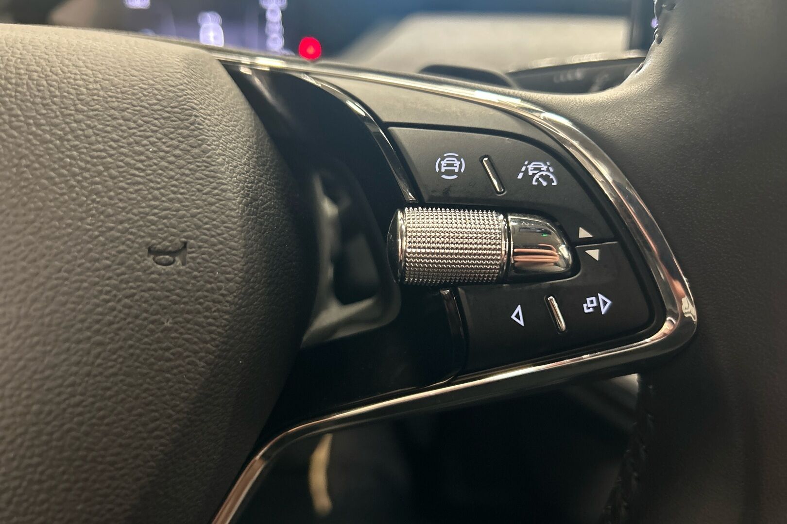 Skoda Enyaq iso kuva 14