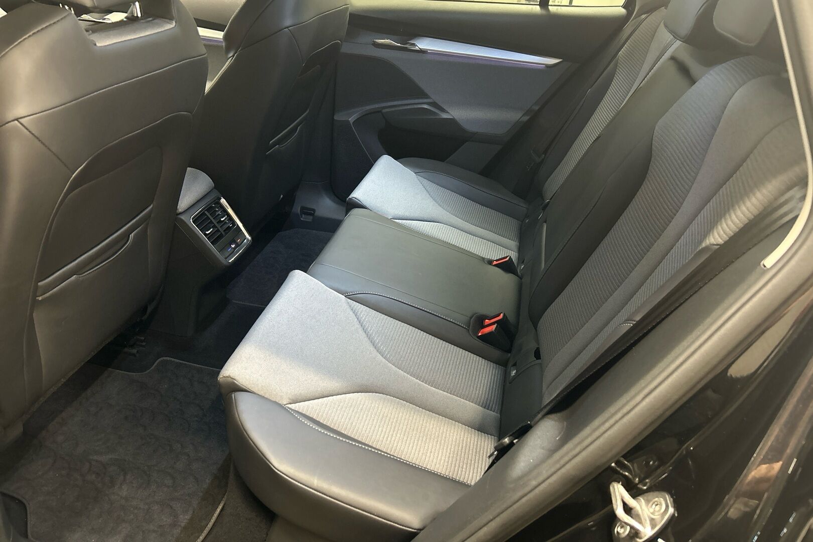 Skoda Enyaq iso kuva 8