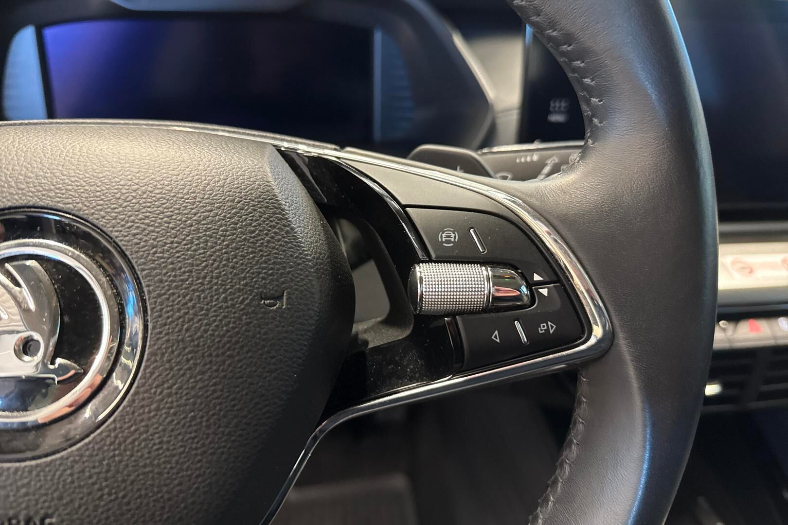 Skoda Octavia iso kuva 18