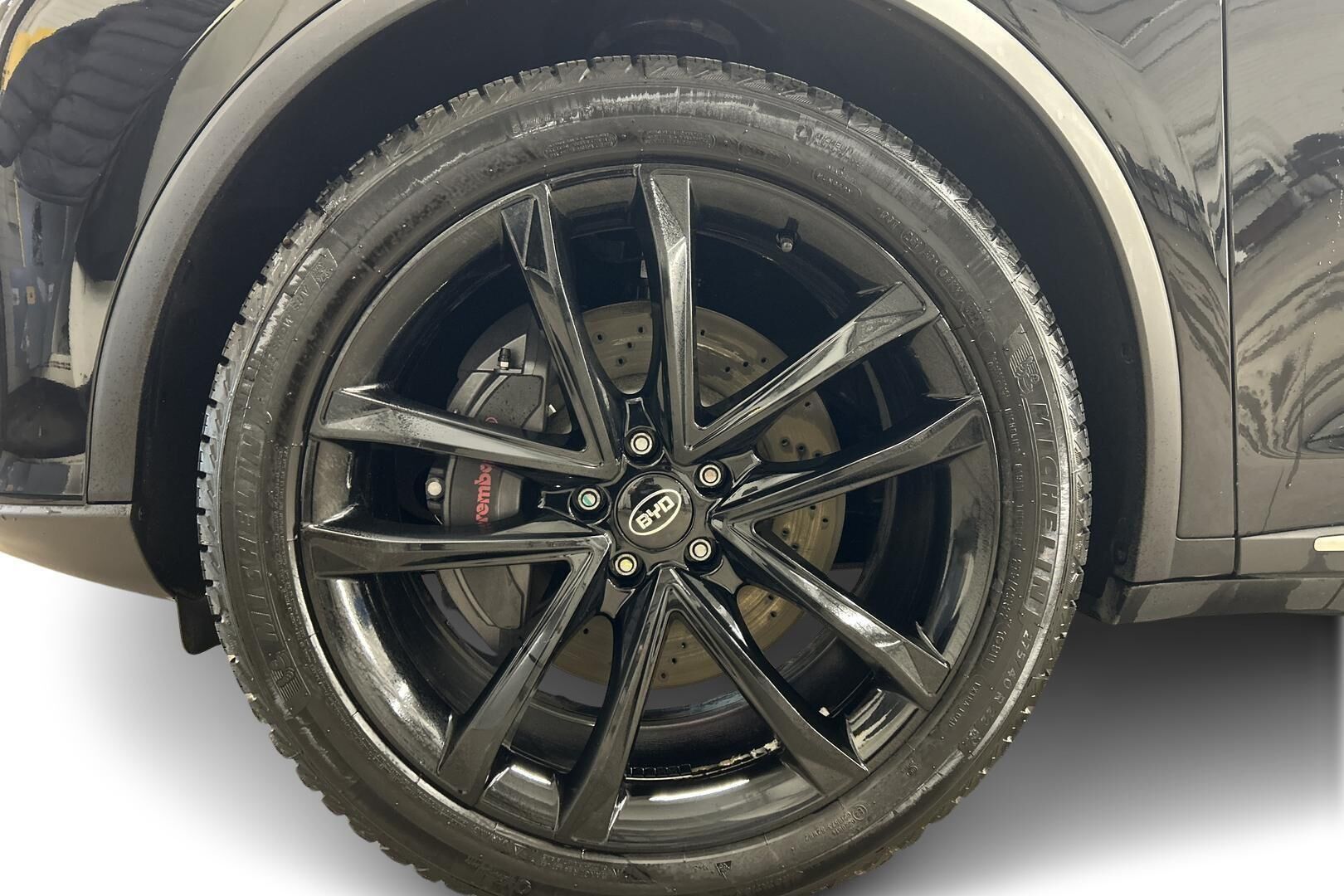 BYD Tang iso kuva 10