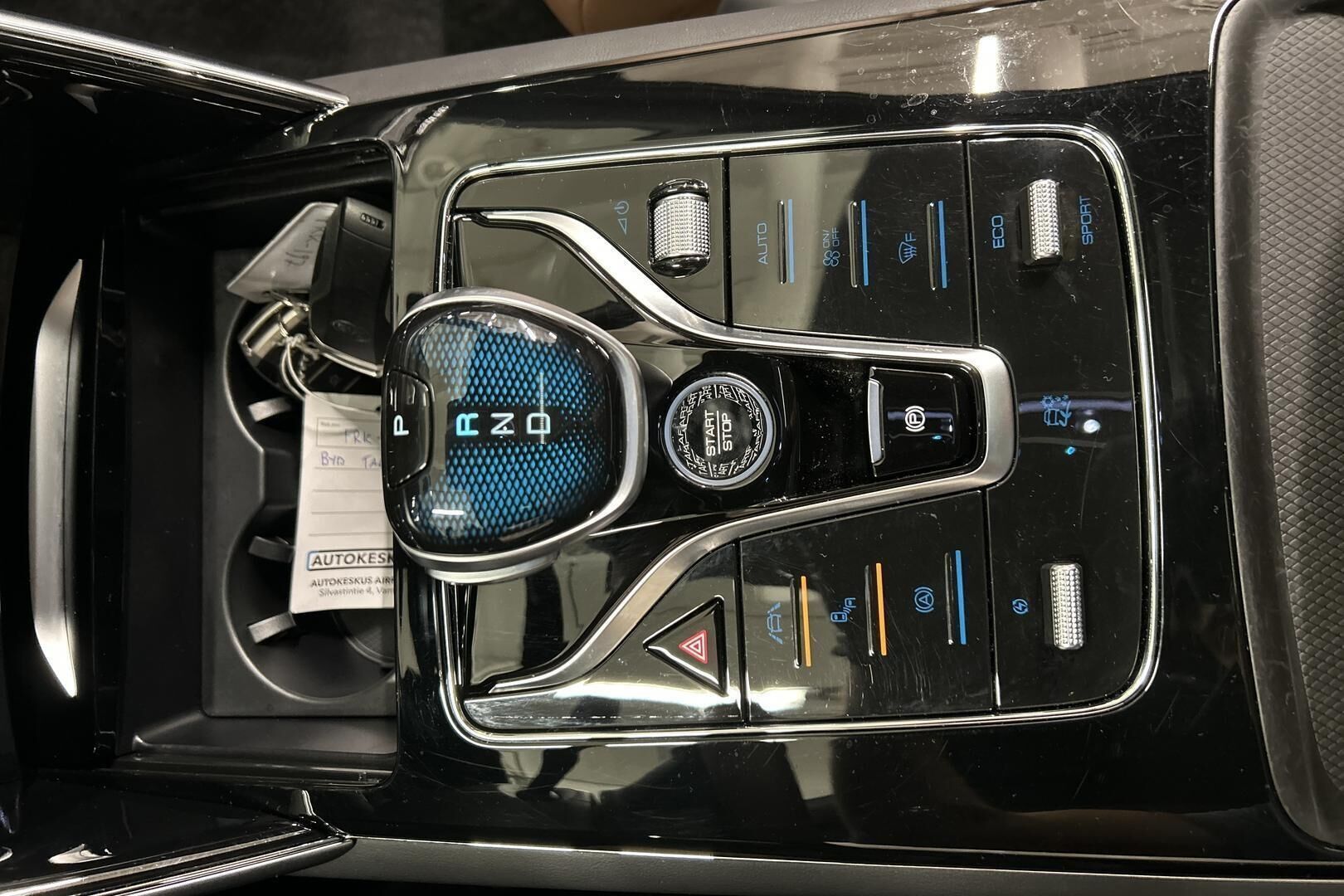 BYD Tang iso kuva 14