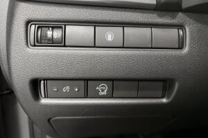 Nissan X-Trail esikatselu 18