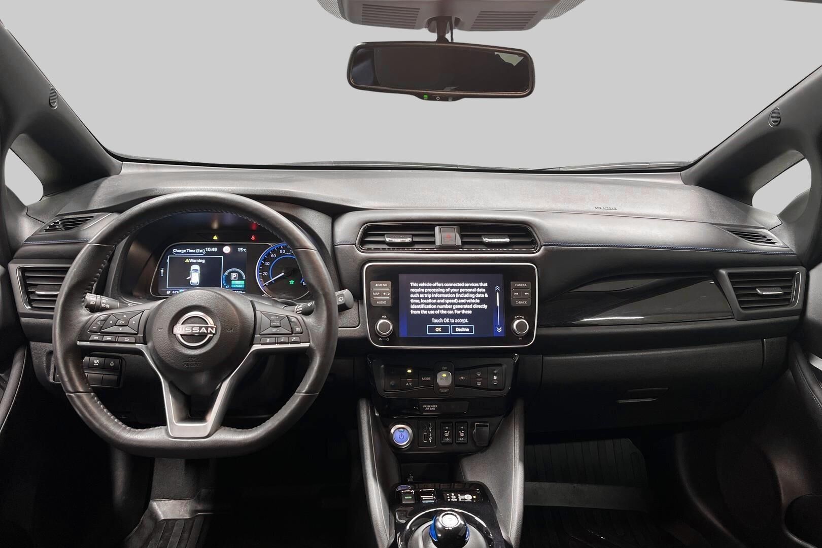 Nissan Leaf iso kuva 11