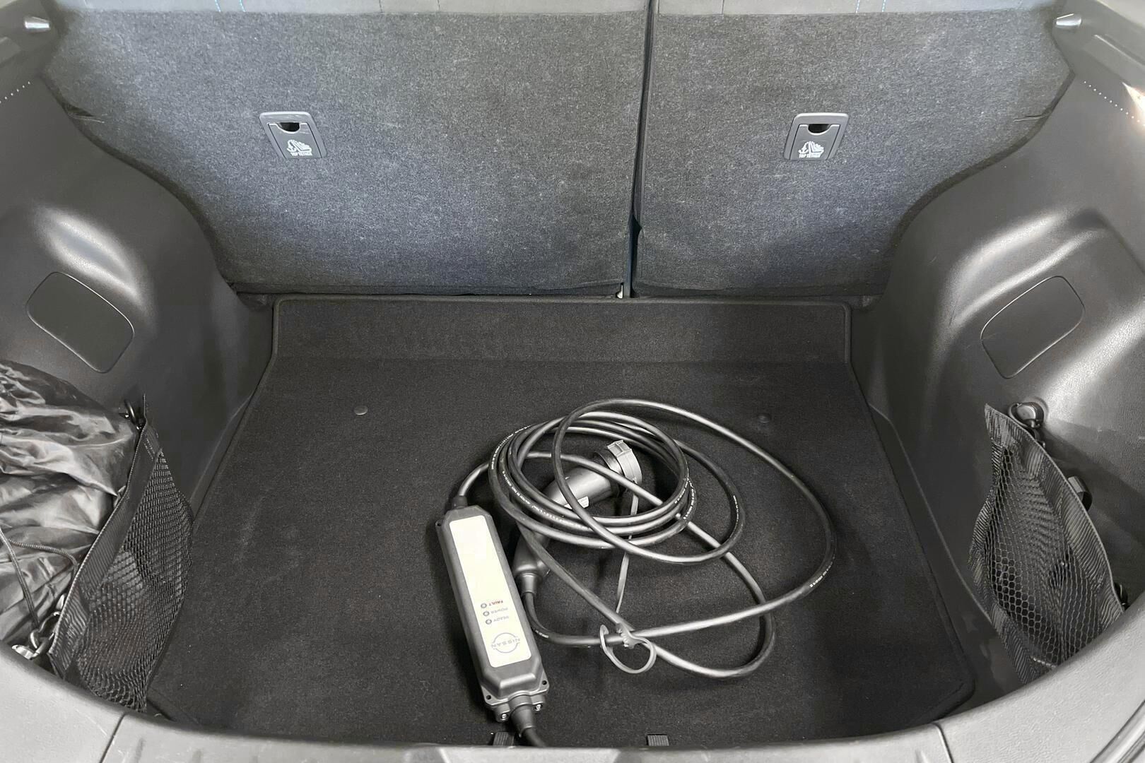 Nissan Leaf iso kuva 12