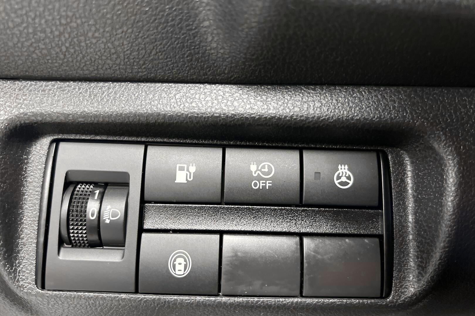 Nissan Leaf iso kuva 14