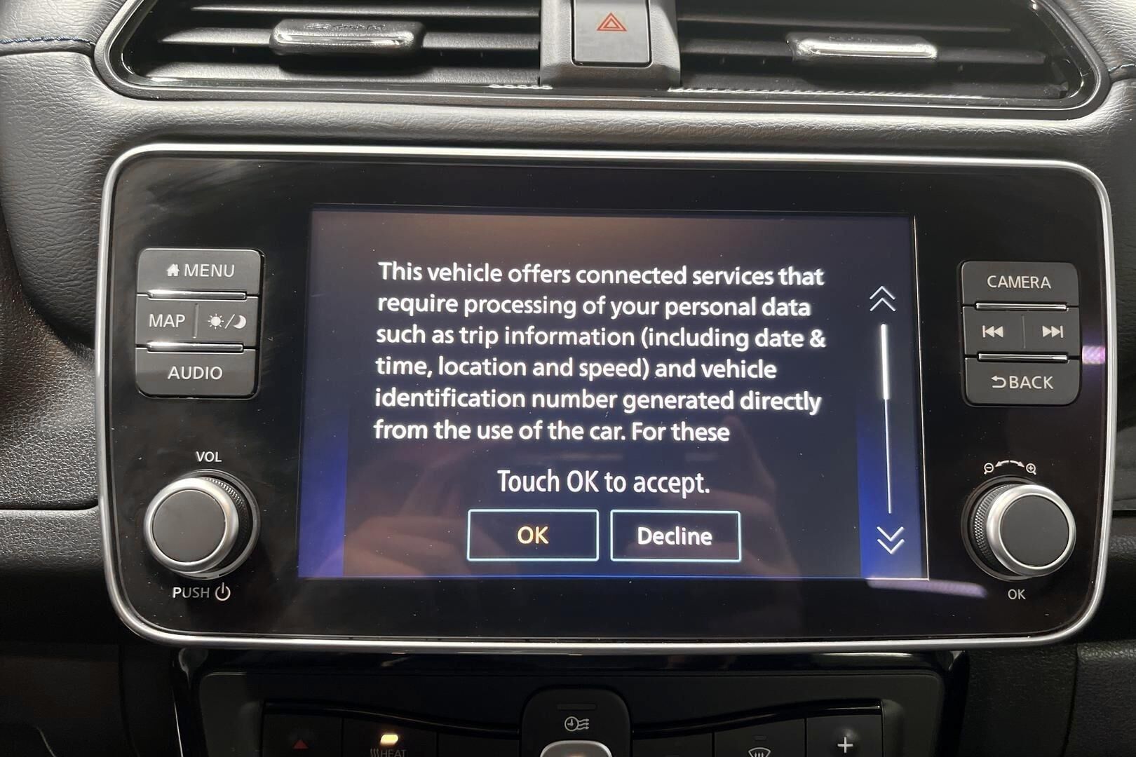 Nissan Leaf iso kuva 15